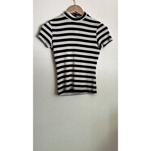 VTG BCBG Black & White Stretchy Short Sleeve Shirt- Size Small - Picture 1 of 5